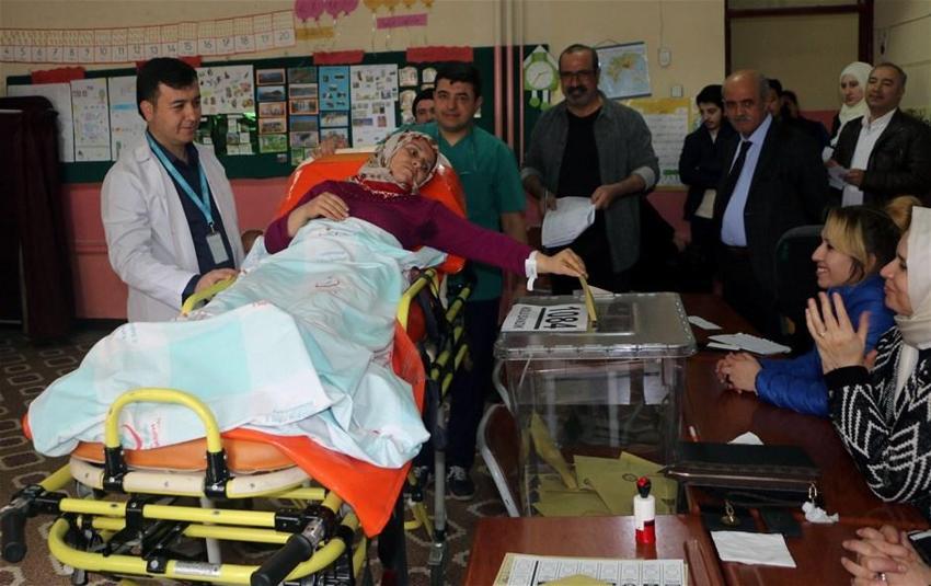 Türkiye sandık başında, yurttan seçim manzaraları!