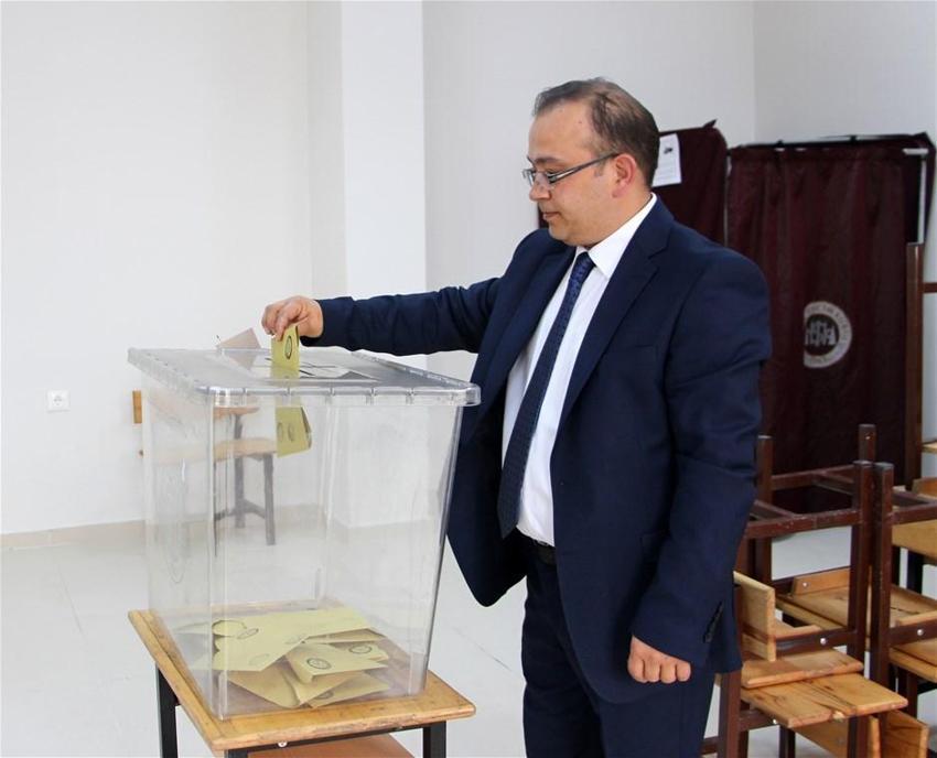 Türkiye sandık başında, yurttan seçim manzaraları!