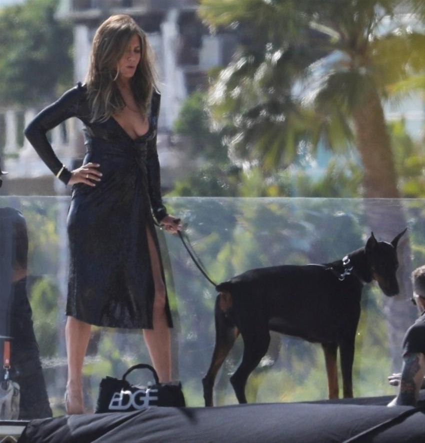 Jennifer Aniston nefes kesti