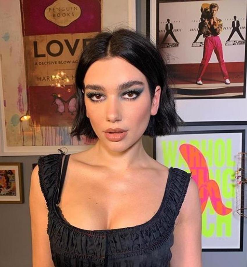 Dua Lipa'dan bornozlu poz!