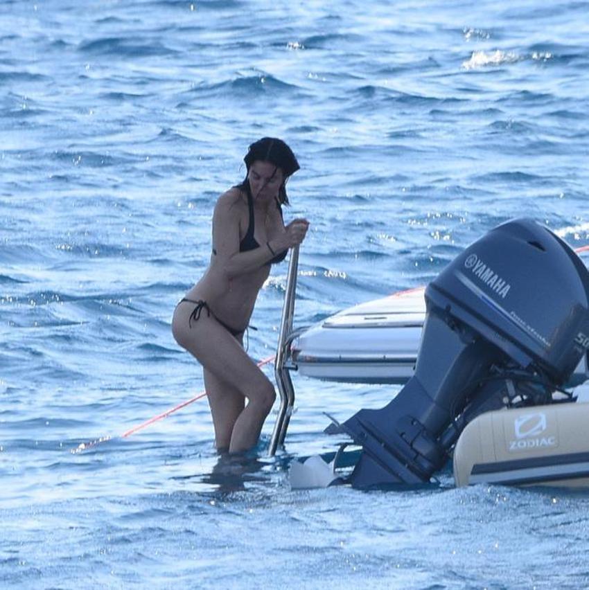Cem Yılmaz ve Defne Samyeli Bodrum sezonunu açtı