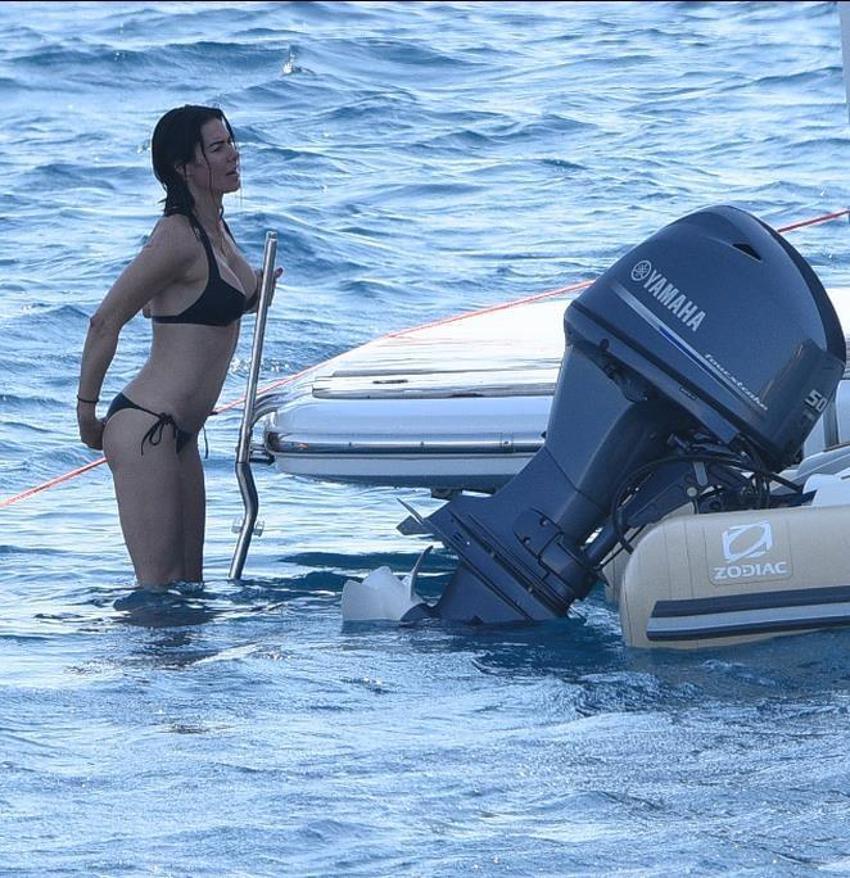 Cem Yılmaz ve Defne Samyeli Bodrum sezonunu açtı