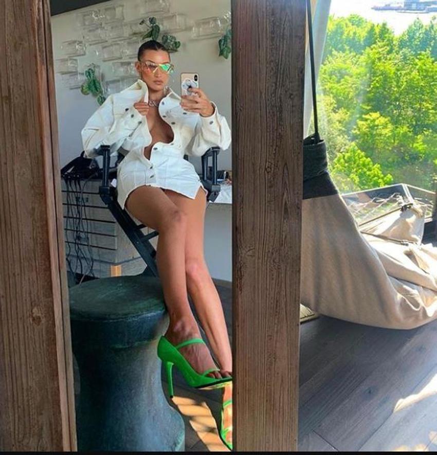 İkinci Hatice vakası! Bella Hadid kalçasını açtı