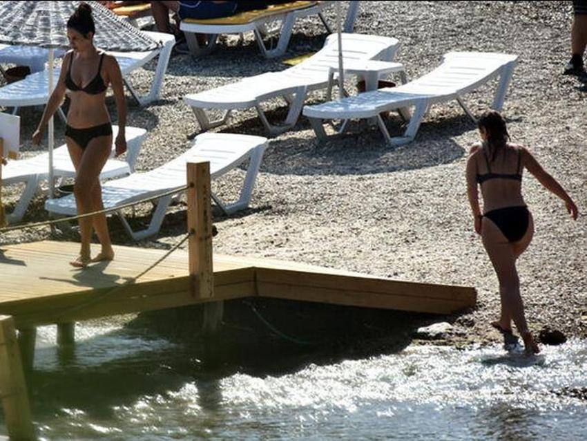 Kız kıza tatil