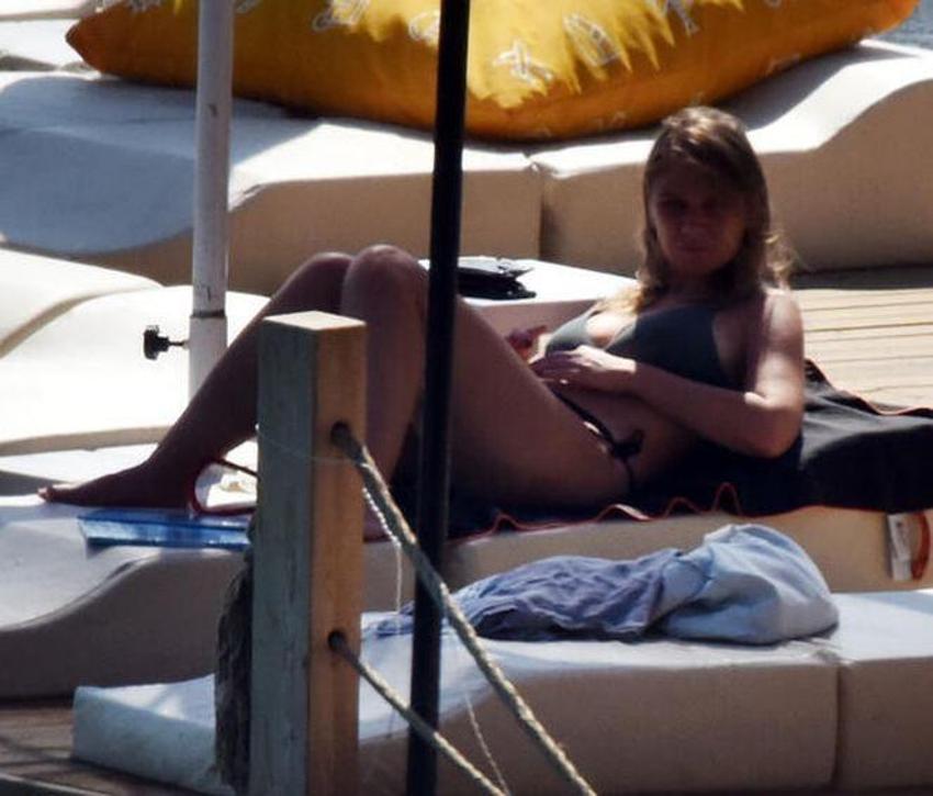 Kız kıza tatil