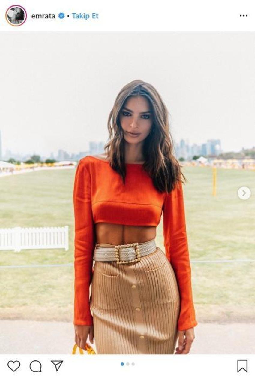 Emily Ratajkowski'den çırılçıplak paylaşım
