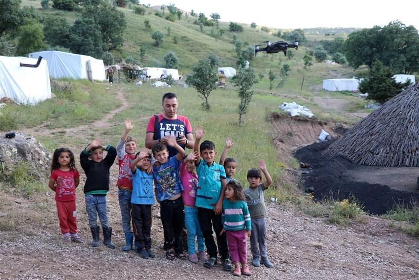 İlk defa drone gören masum çocuklar
