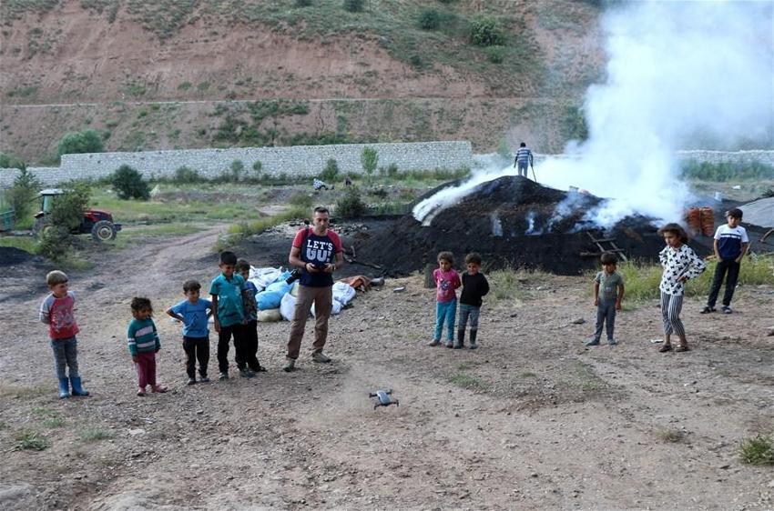İlk defa drone gören masum çocuklar