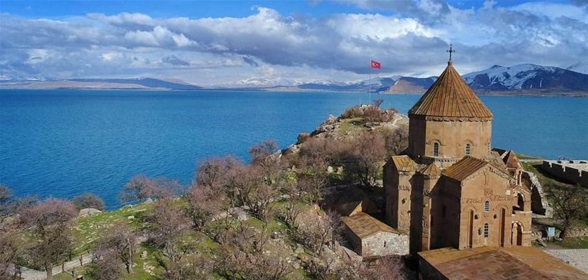 Akdamar Kilisesi sanal turla gezilebilecek