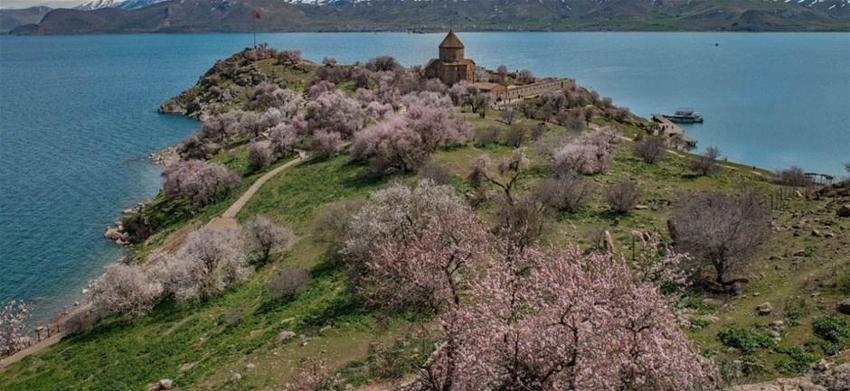 Akdamar Kilisesi sanal turla gezilebilecek