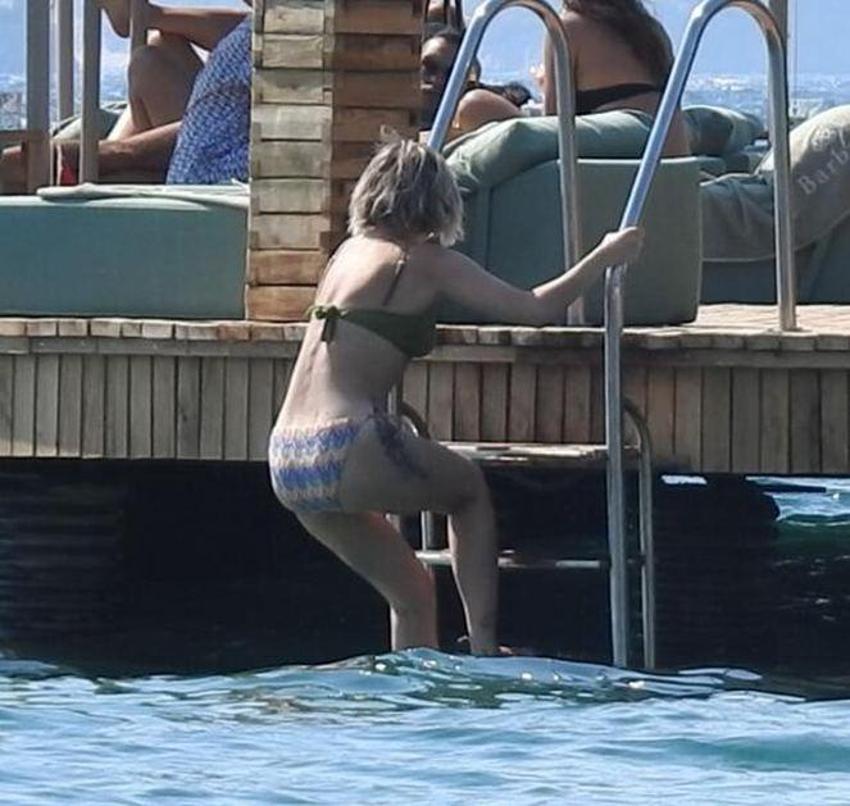 Güliz Ayla Bodrum'da tatilde
