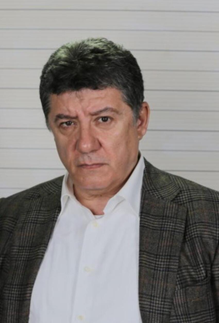 Tarık Ünlüoğlu'nun vefatı ünlü isimleri yasa boğdu