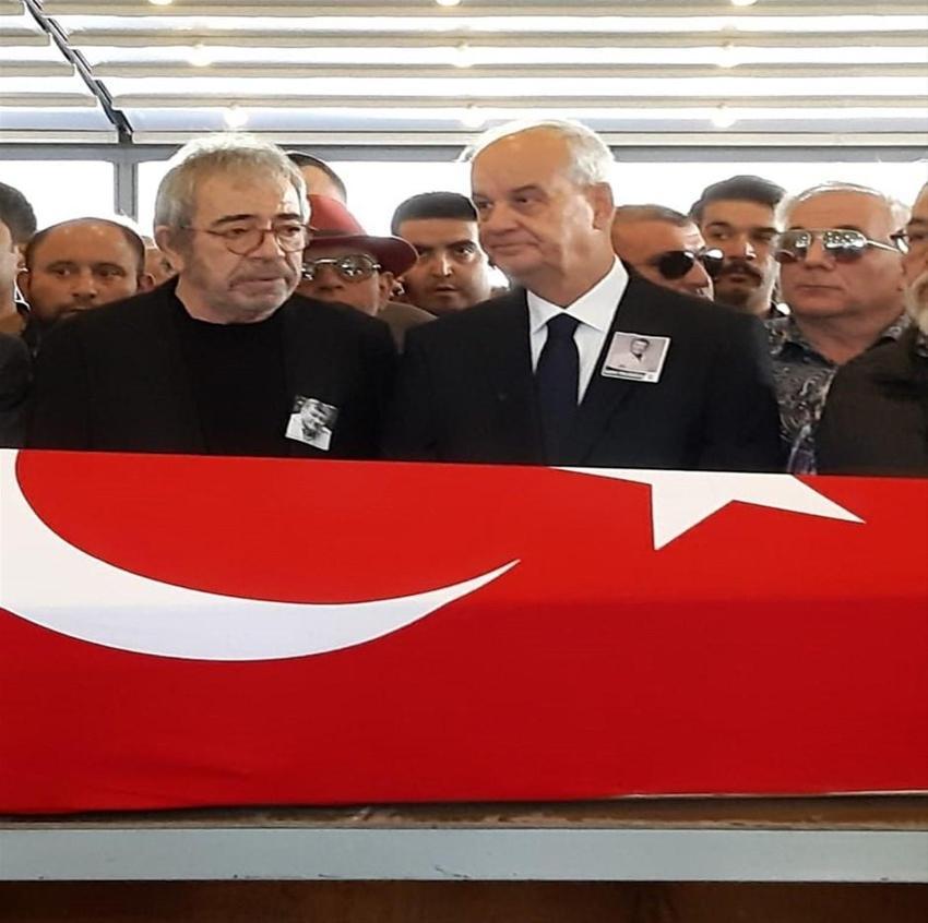 Ünlü oyuncu Tarık Ünlüoğlu son yolculuğuna uğurlandı