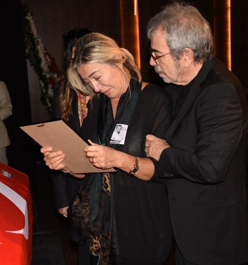 Tarık Ünlüoğlu'nun cenazesinde büyük ayıp!