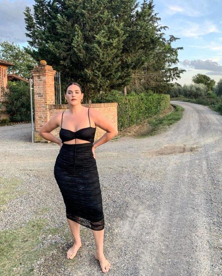 Büyük beden model nefes kesiyor!