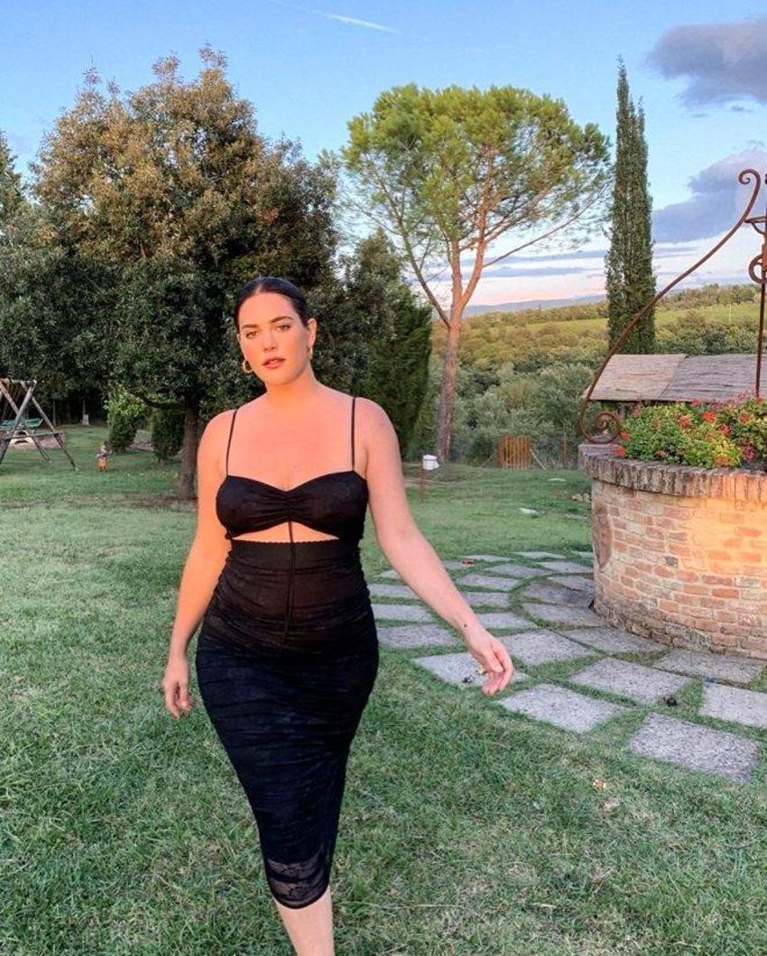 Büyük beden model nefes kesiyor!