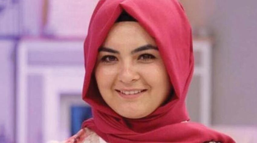 Hanife'den mini elbiseli paylaşım