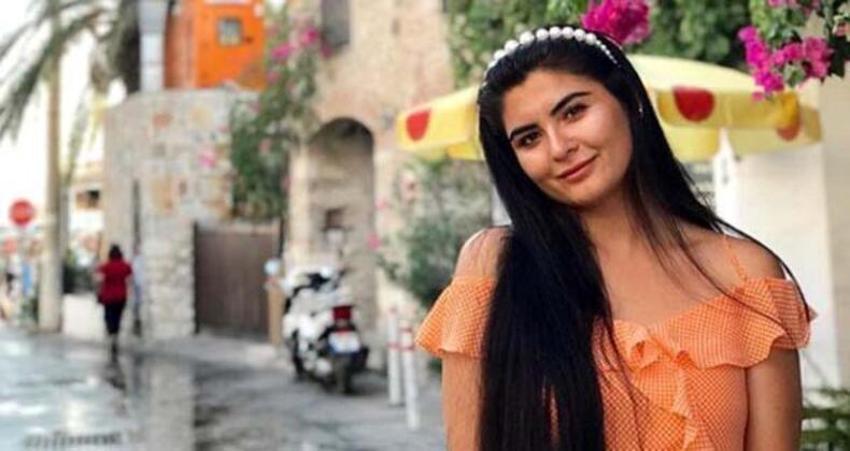 Hanife'den mini elbiseli paylaşım