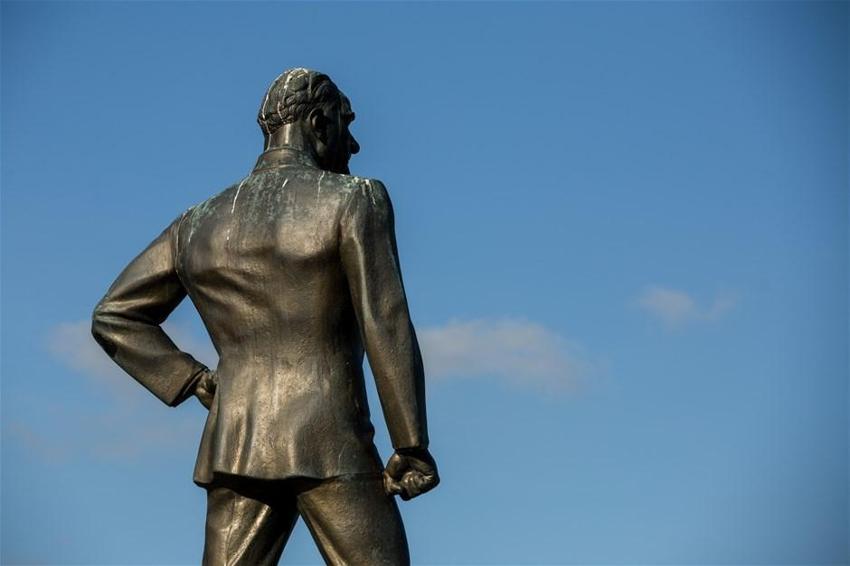 Atatürk'ün ilk heykelinin hali tepki topluyor!