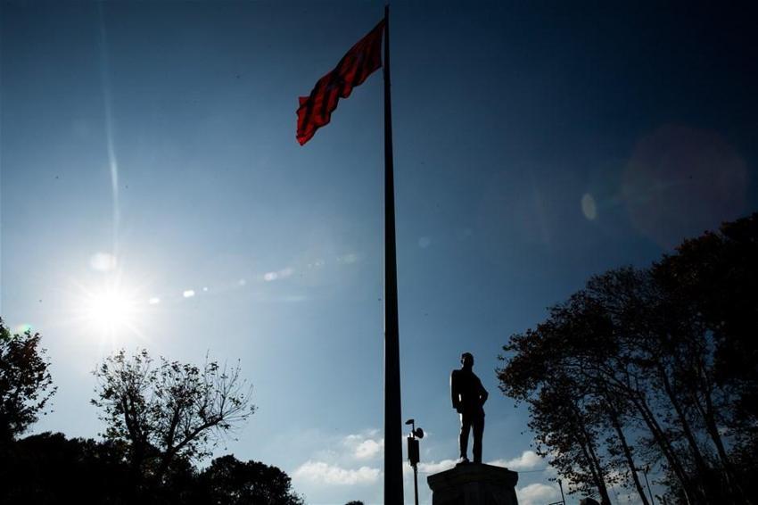 Atatürk'ün ilk heykelinin hali tepki topluyor!