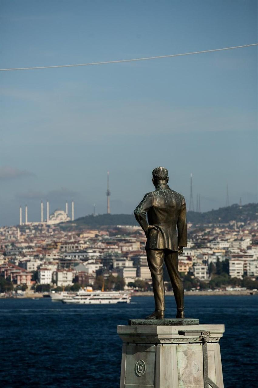 Atatürk'ün ilk heykelinin hali tepki topluyor!