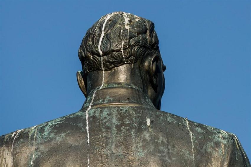 Atatürk'ün ilk heykelinin hali tepki topluyor!