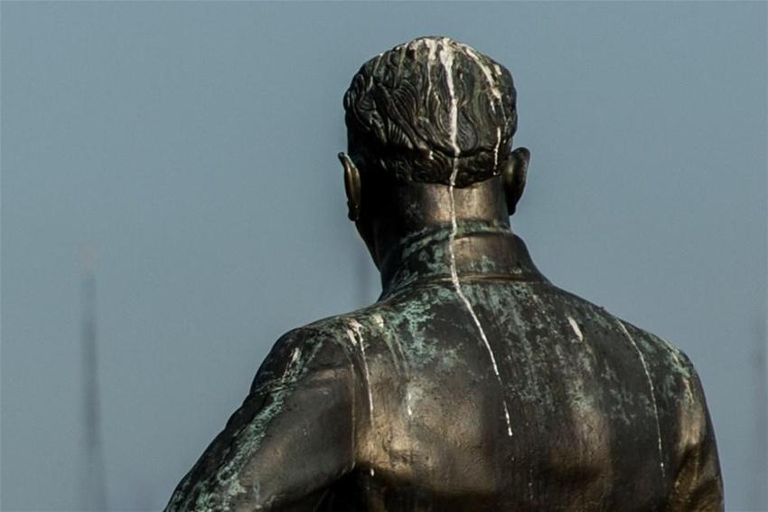 Atatürk'ün ilk heykelinin hali tepki topluyor!