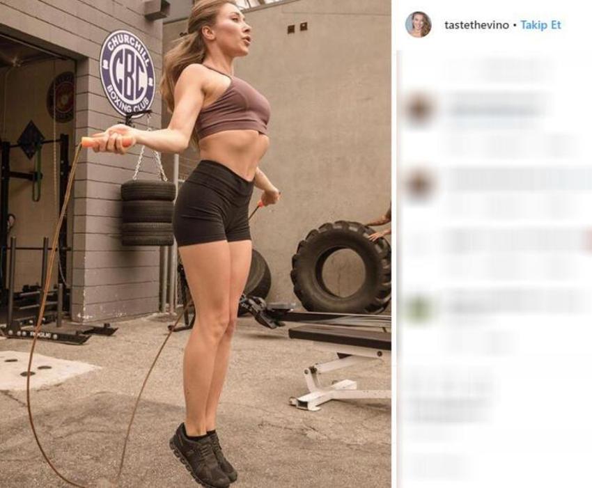 Kimseye aldırmadı, kucak dansı yaptı!