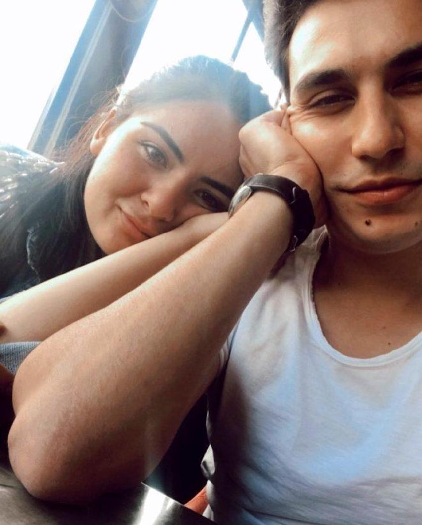 Gelin adayı Hanife'den aşk pozu! Takipçileri...