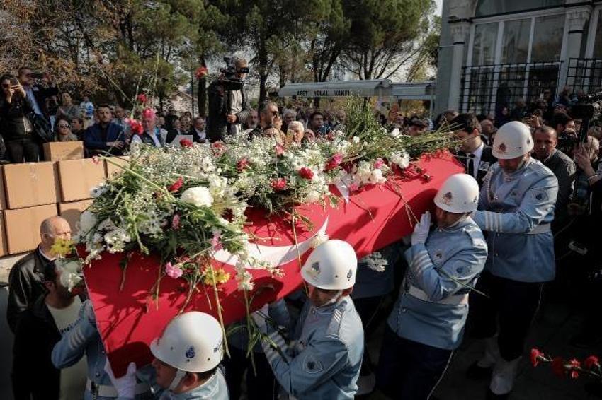 Yıldız Kenter son yolculuğuna uğurlandı