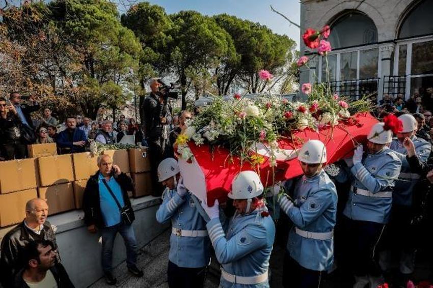 Yıldız Kenter son yolculuğuna uğurlandı