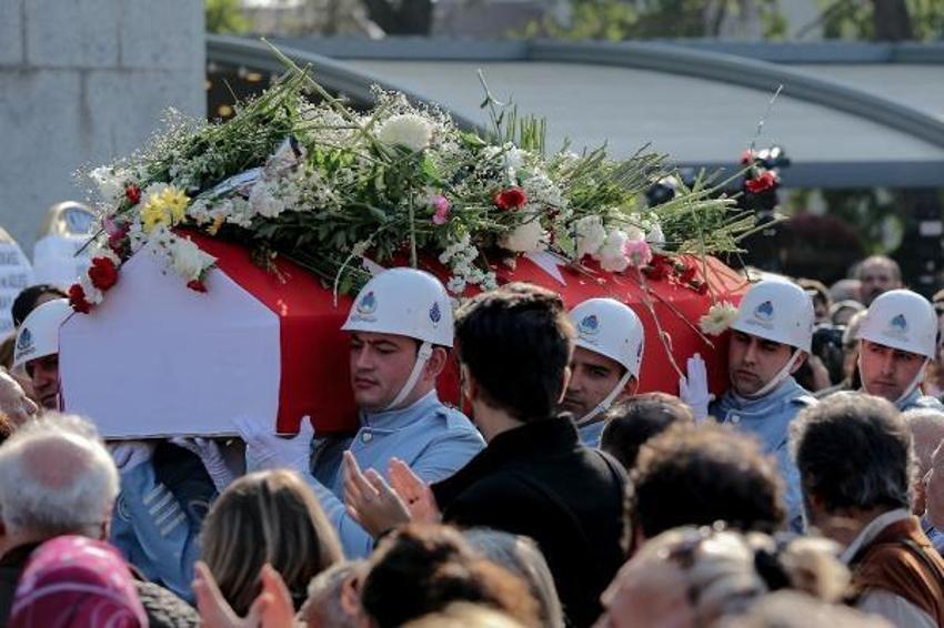 Yıldız Kenter son yolculuğuna uğurlandı