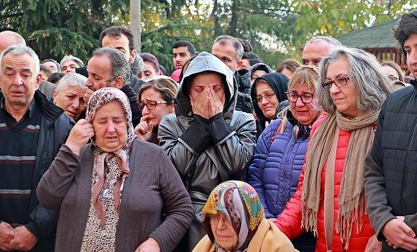 Balkondan düşerek ölen profesöre acı veda!