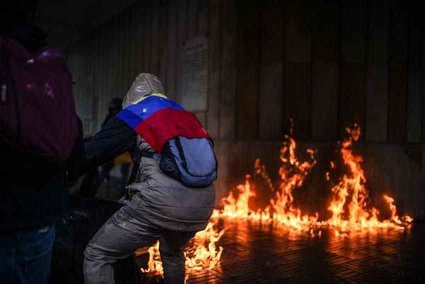 Ülke yangın yerine döndü! Ivan Duque harekete geçti