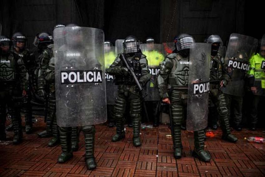 Ülke yangın yerine döndü! Ivan Duque harekete geçti