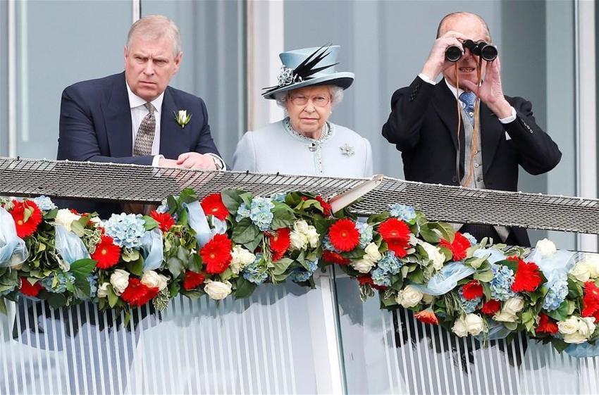 Kraliçe Elizabeth tahtı bırakıyor