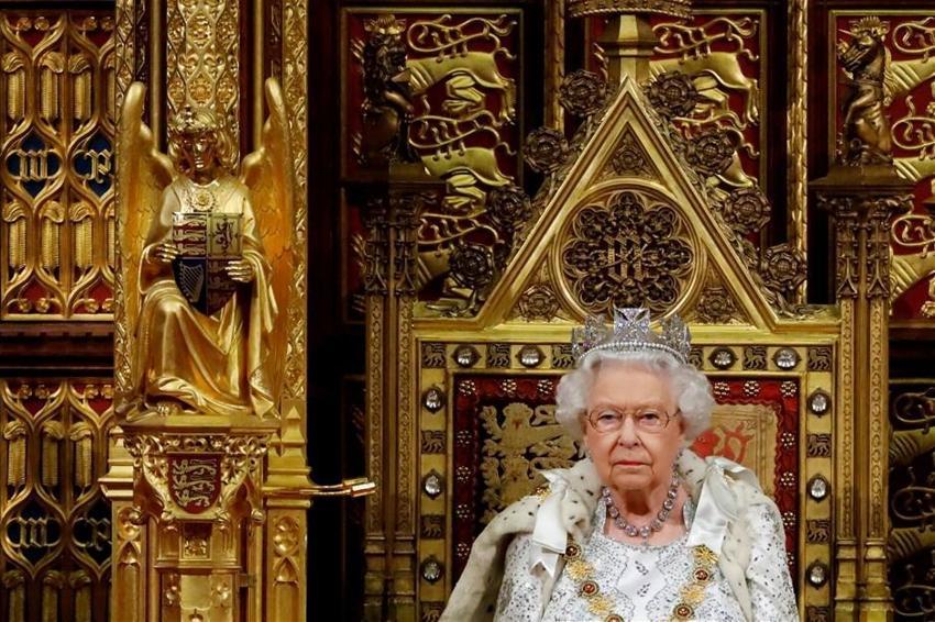 Kraliçe Elizabeth tahtı bırakıyor