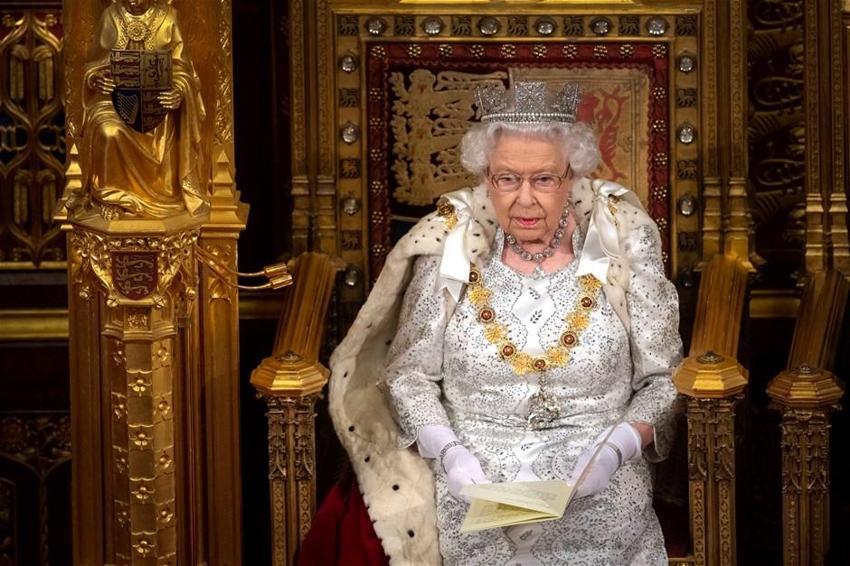 Kraliçe Elizabeth tahtı bırakıyor