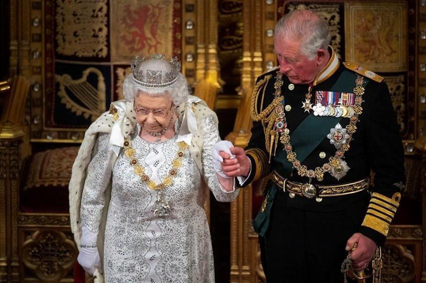 Kraliçe Elizabeth tahtı bırakıyor