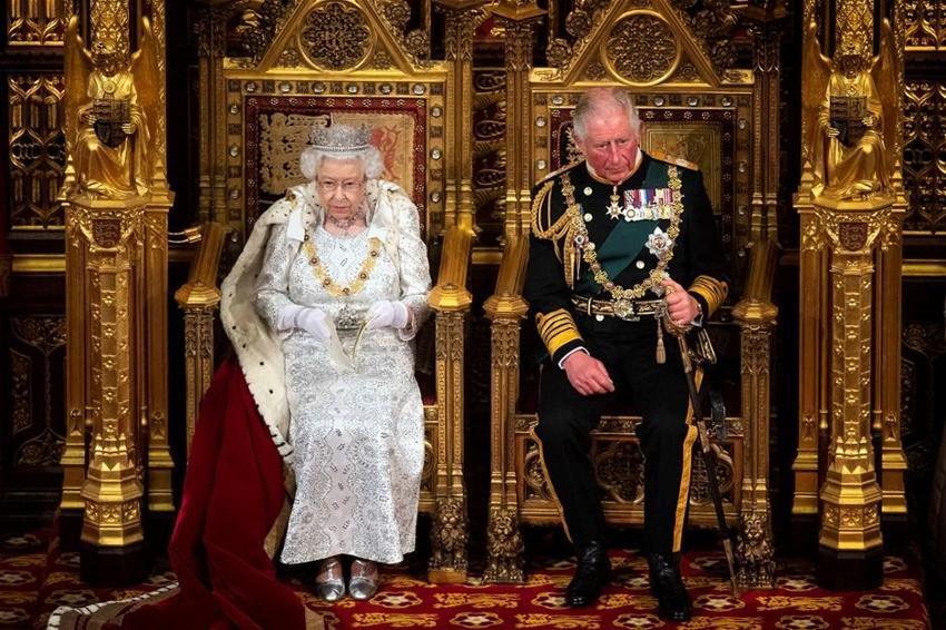 Kraliçe Elizabeth tahtı bırakıyor