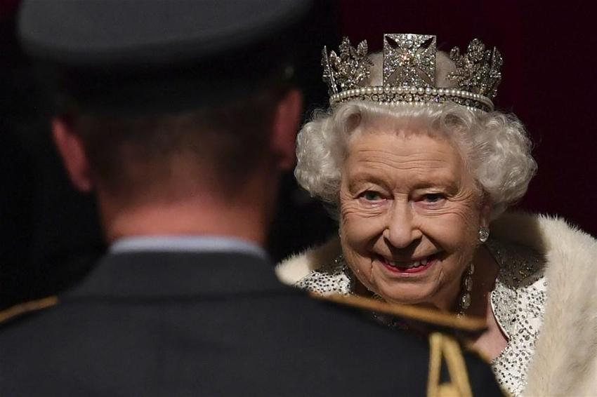 Kraliçe Elizabeth tahtı bırakıyor