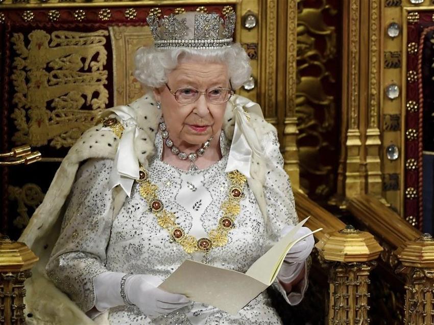 Kraliçe Elizabeth tahtı bırakıyor