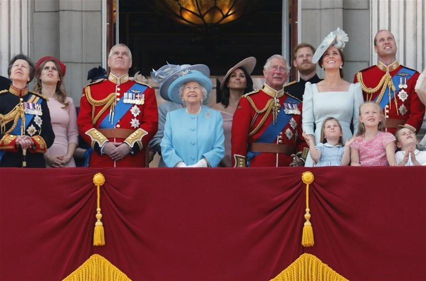 Kraliçe Elizabeth tahtı bırakıyor