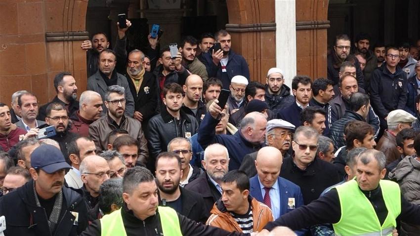 "Sahte Peygamber'in cenazesi" tartışması sürüyor!