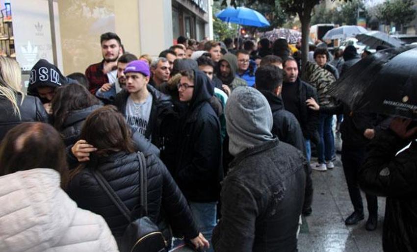 İndirimi kapmak için hücum ettiler