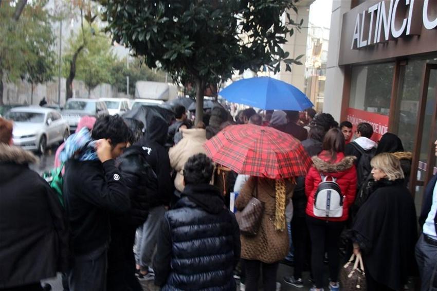 İndirimi kapmak için hücum ettiler
