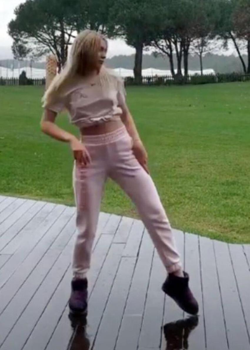 Aleyna Tilki'nin kalça dansı sosyal medyayı salladı