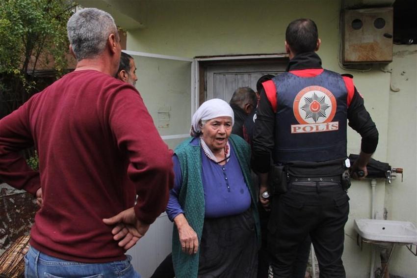 Eski boksöre biber gazlı müdahale! Şok görüntüler...