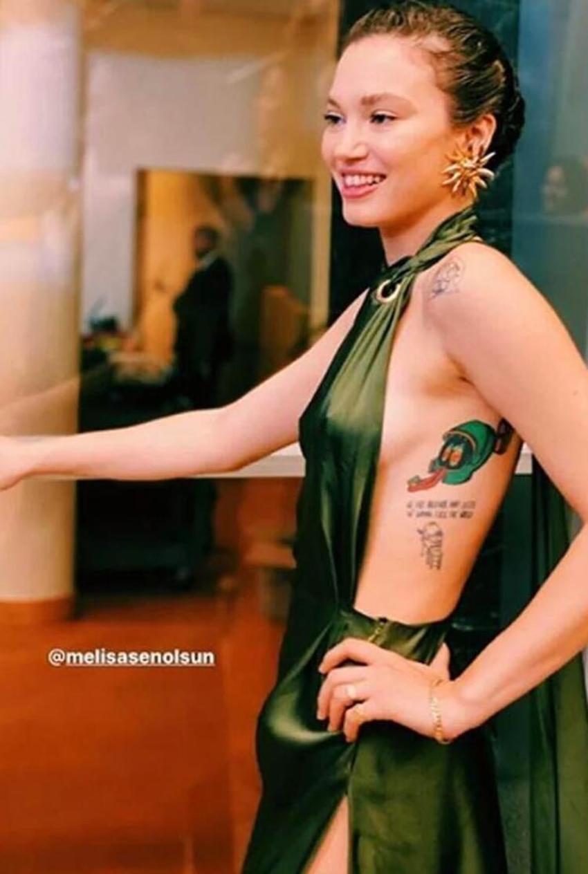 Melisa Şenolsun'un küvet pozu olay oldu!