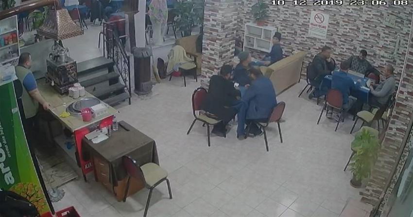 Depremin merkezinde vatandaşlar sokakta akın etti